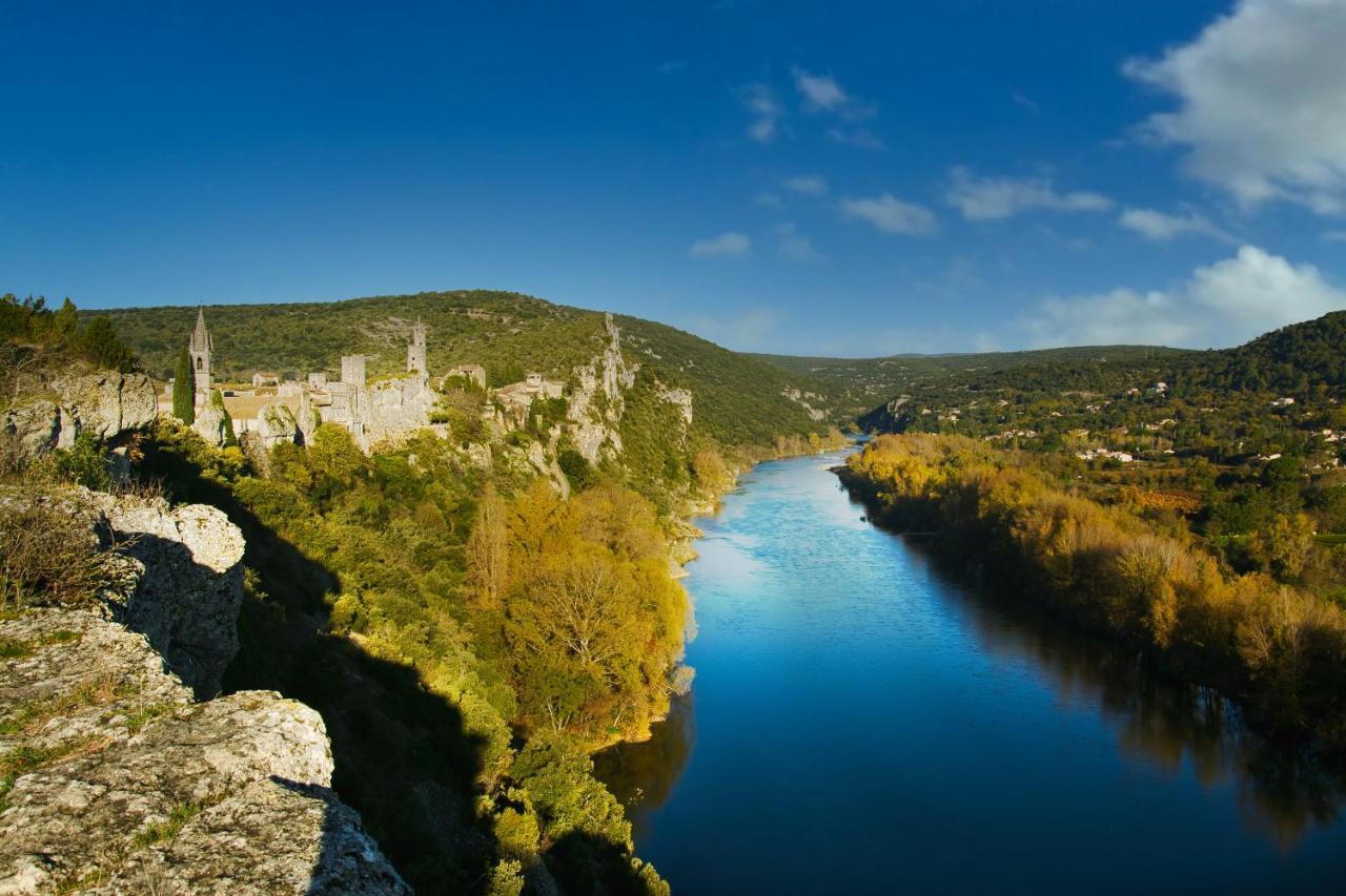 Le Castelas Егез Екстериор снимка